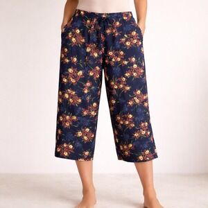 Island Traders Blue Floral Capri Pants L Wide Leg 100% Rayon Tropical Resort